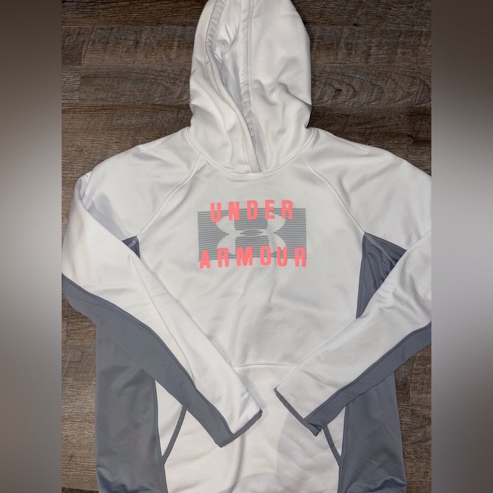 Large white Under Armour sweatshirt